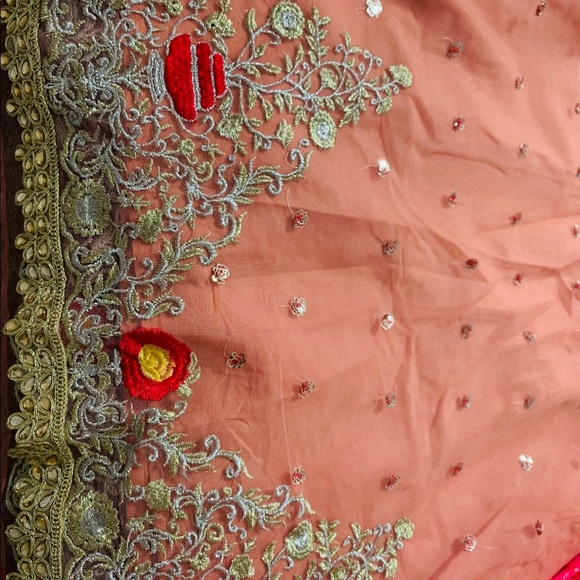 Pakistani formal wear - Picture 1 of 3